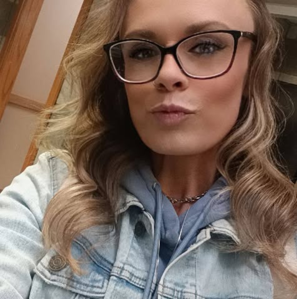 Meet your Posher, Nikki lynn